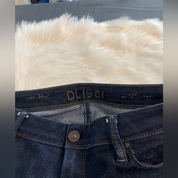 DL1961 Blue Boot Cut Jeans Classic Denim - Picture 2 of 7